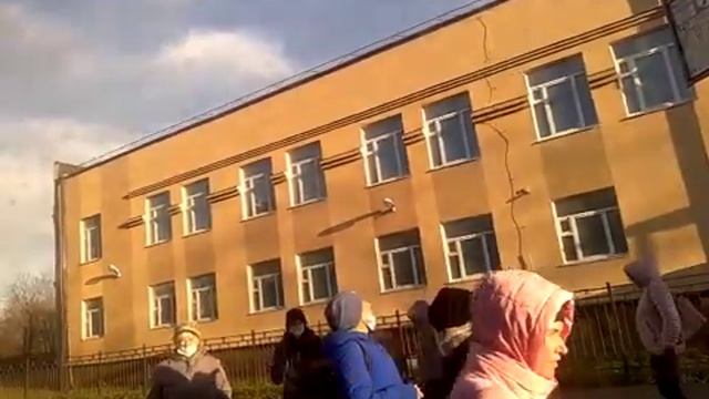 Автобус 484 "Дер. Андреевка - Кировский завод". смотреть онлайн