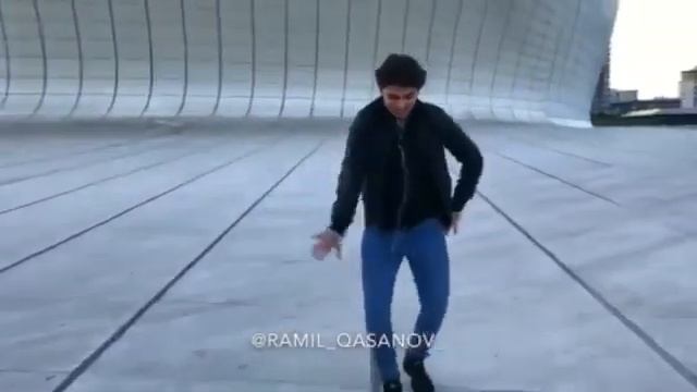 Классно танцует??? смотреть онлайн