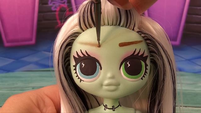 MONSTER HIGH Frankie Stein As An OMG Doll?! DIY HALLOWEEN OMG Makeover смотреть онлайн