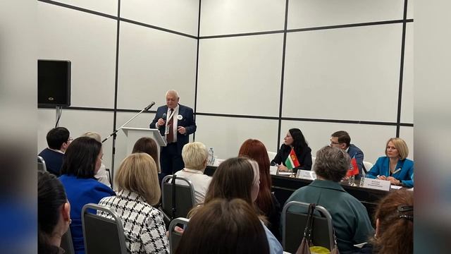 Руководитель центра «Семья» приняла участие в форуме «Вместе ради детей» смотреть онлайн