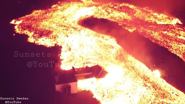 La Palma volcano /Night drone footage 25-09-2021 смотреть онлайн