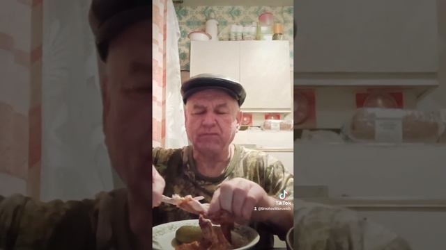 На перекус крылышки приготовленные в духовке. смотреть онлайн