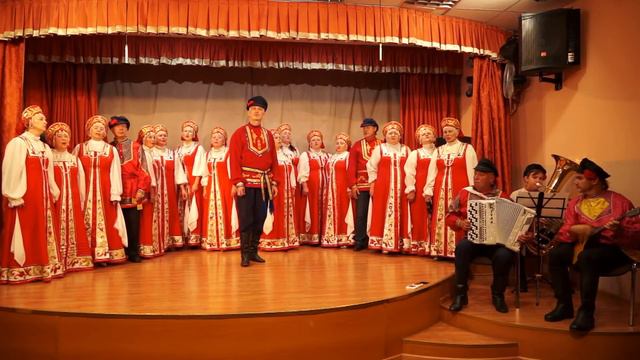 "Степь да степь кругом". Народный коллектив хор русской песни "Россиянка" смотреть онлайн