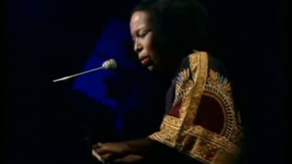 ROBERTA FLACK : FIRST TIME EVER I SAW YOUR FACE -1972 HD.
