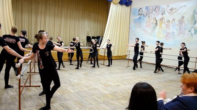 БАТМАН ФРАППЕ на открытом занятии в Народном ансамбле танца РАДОСТЬ, г. Днепропетровск смотреть онлайн
