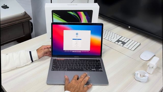 MacBook Pro M1 Unboxing смотреть онлайн