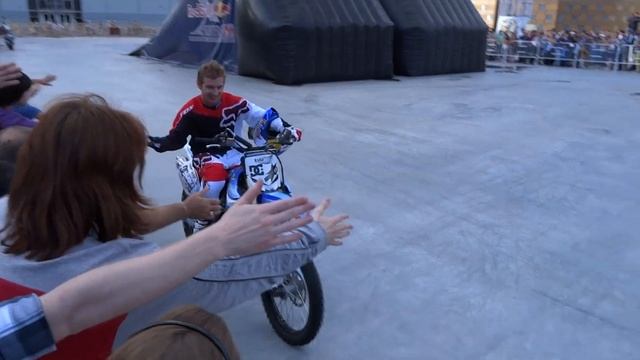 Еxtremex 2013 Сокольники - bike stuntmen hi five - Sony HX50 смотреть онлайн
