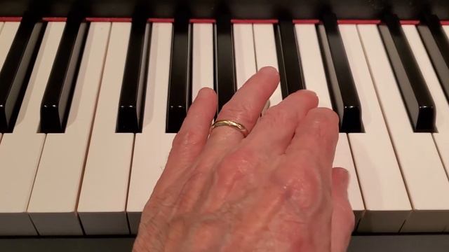 how to play the D chromatic scale in the left hand смотреть онлайн