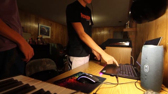 Turning a random LOOPERMAN ACAPELLA into a FIRE song (Part 1) смотреть онлайн