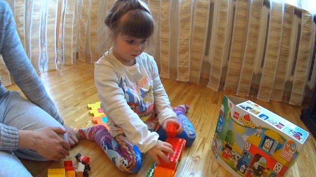 Cute Girl Playing Lego Duplo | My First Farm | 10617 смотреть онлайн