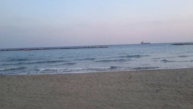 Лимассол. Осень, конец ноября, вечер.на пляже смотреть онлайн