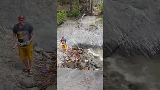 Как Саратовский шутник Витя упал в катунь 😳 смотреть онлайн