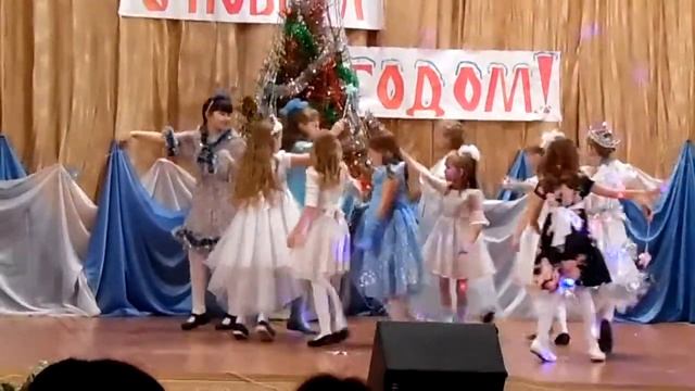 Танец "Снежинки" смотреть онлайн