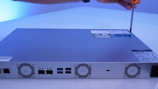 Servidor NAS de alta velocidad para edición de vídeo - QNAP TS-435XeU смотреть онлайн