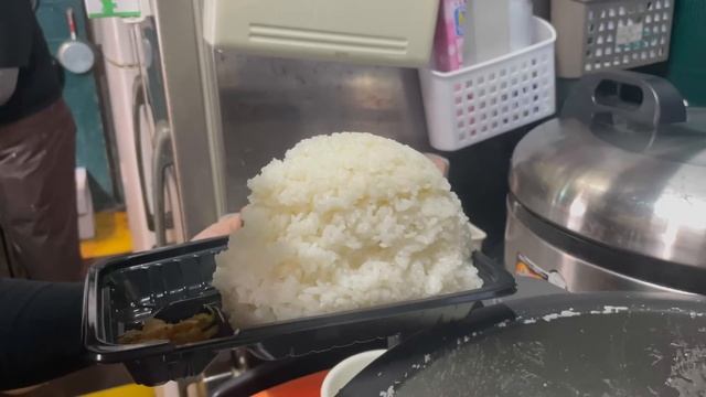 Is this TOO MUCH Rice for this Fried Chicken Bento? смотреть онлайн