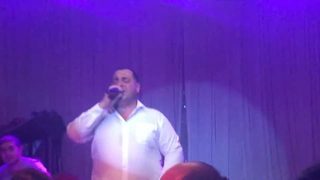 Арташ Асатрян, Ресторан Шарль Азнавур