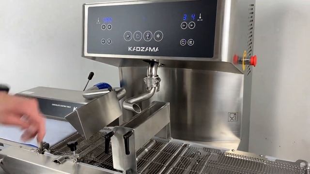 Demonstration of Automatic tempering machine with enrobing table | KADZAMA смотреть онлайн