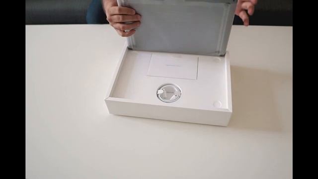 Unboxing Apple's MacBook Pro 13" - ASMR? Almost. смотреть онлайн