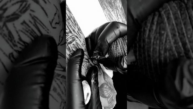 Процесс работы одной татуировки)? смотреть онлайн