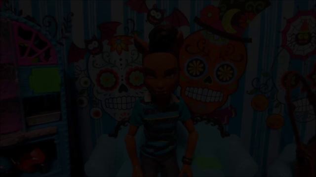 Хоулин сломала ногу! Куклы Монстер Хай, видео для девочек смотреть онлайн