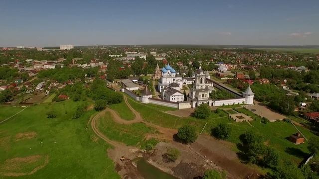 Серпухов с высоты, Высоцкий монастырь, плотина на реке Нара смотреть онлайн
