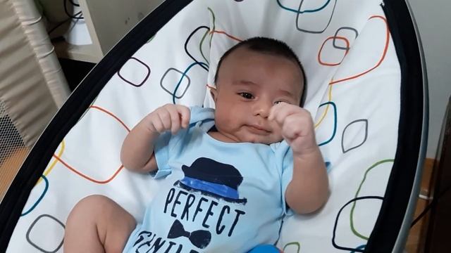 4moms Mamaroo (Abdul Ahad got a new gift) смотреть онлайн