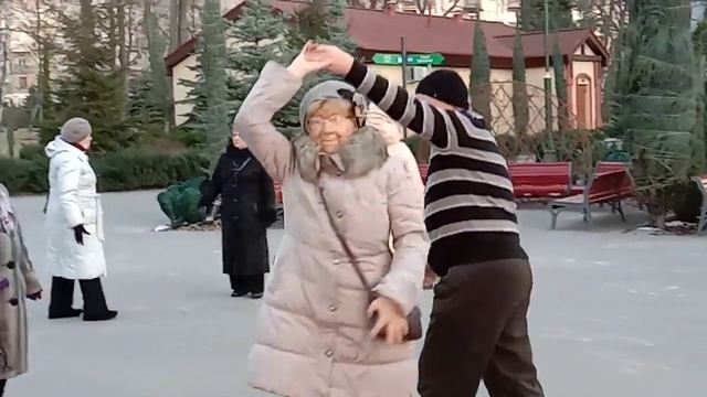 Надежное сердце любовь сохранит!!!Танцы в парке Горького. смотреть онлайн