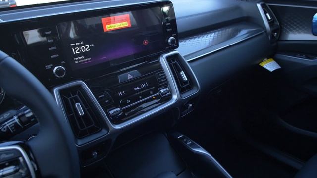 New 2023 Kia Sorento S Panoramic Sunroof Package|Parkside Kia