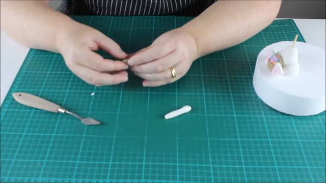 How to make an Easter Bunny Cake Topper