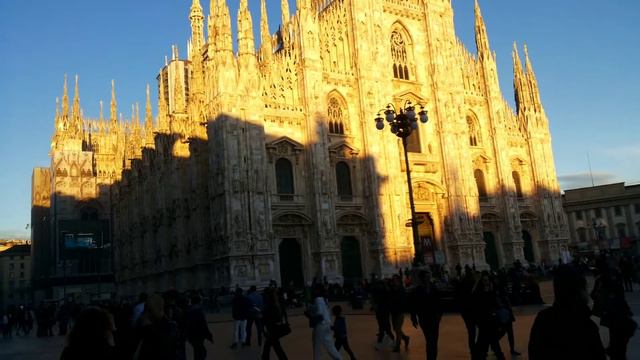 Милан, площадь Дуомо (07.05.2017) смотреть онлайн