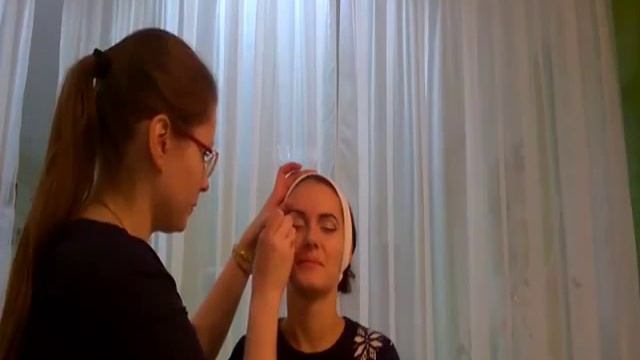 Яркий вечерний макияж в зелёных оттенках смотреть онлайн