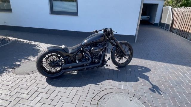 Harley Davidson Beakout 114 Custom From | Germany Gifhorn смотреть онлайн