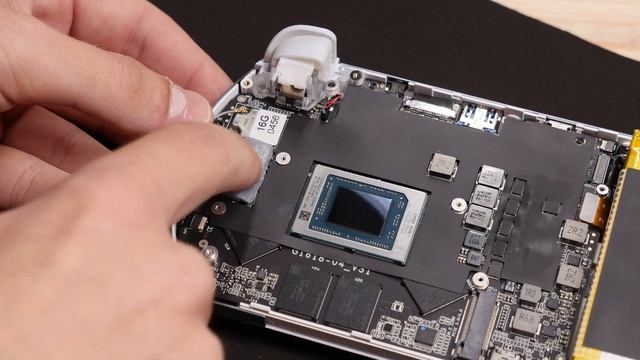 My GPD Win 4 6800U Handheld with a 4TB Crucial P3 Plus M.2, Cooling Improvements plus Accessories смотреть онлайн