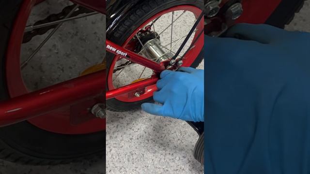 Установка дополнительных колес на велосипеде #ремонт_велосипедов #велоремонт #велосервис #вело смотреть онлайн