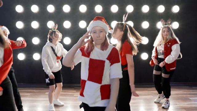 [K-POP COVER DANCE | ONE TAKE] Stray Kids (스트레이 키즈) - DOMINO    ＜NOEASY＞| NEW YEAR COVER BY WARLOCK