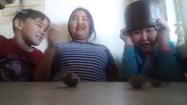 Большая маленькая и средняя лошка Челендж смотреть онлайн
