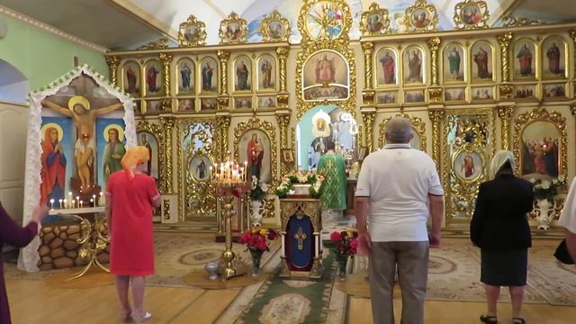 Троица-2021: праздничная служба в Храме Святого Духа на ул. Торговой смотреть онлайн