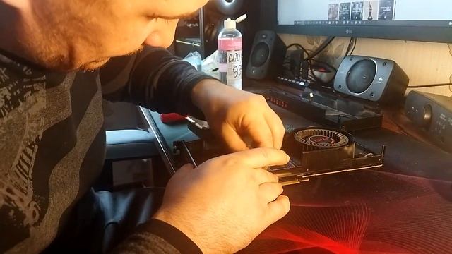 Прошивка Vega 56 в Vega 64, разборка, небольшие тесты сравнения фпс и показания температур! Залетай смотреть онлайн