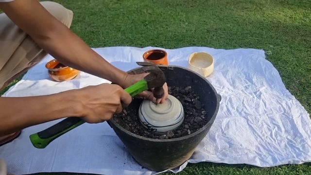 Beautiful BONSAI POT for Mini BOUGAINVILLEA plant! How to make HOLES on a CERAMIC POT. смотреть онлайн