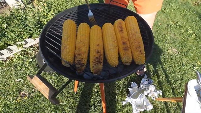 Кукуруза на гриле. В сливочном масле и сыре. Corn on the grill. In butter and cheese. смотреть онлайн