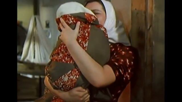 Колыбельную поёт мать ребёночку. смотреть онлайн