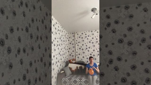 Учимся надувать воздушные шарики. смотреть онлайн