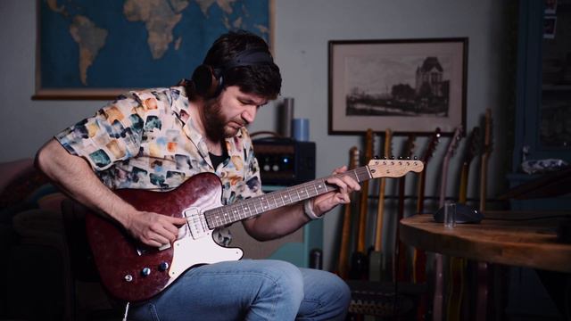 The JOY of a BARITONE GUITAR (with the Squier Cabronita Baritone Telecaster) смотреть онлайн