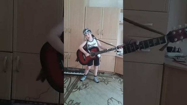 Подарите мамы сыновьям гитары)) смотреть онлайн