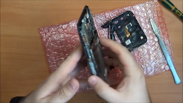 Замена аккумулятора не удалась, какой телефон выдержит такое, телефон работает!!! смотреть онлайн