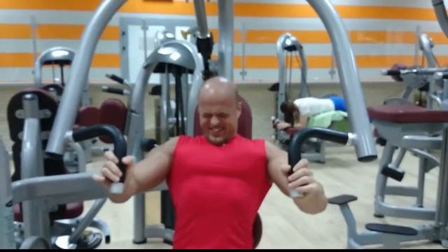 Видеблог серия №3 тренировка груди и плеч смотреть онлайн