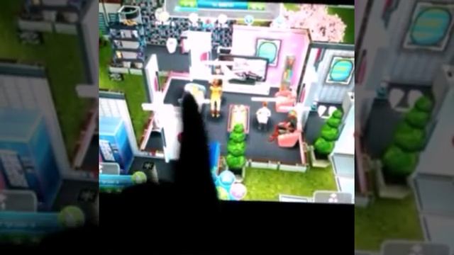 Как ускорить действия в The Sims FreePlay 100% смотреть онлайн