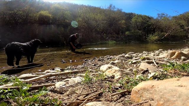 UNE HEURE POUR TROUVER DE L'OR CHERCHEUR D'OR EN FRANCE ORPAILLAGE GOLD PANNING смотреть онлайн