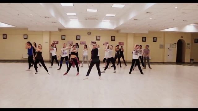 Juzz-funk choreo by Вафелька, современные танцы, Rihanna – S&M смотреть онлайн