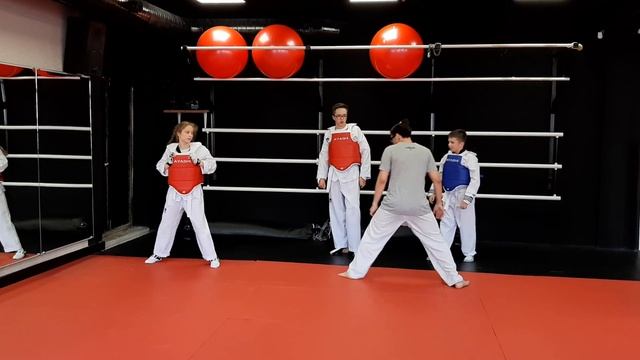 ОДНА ТРЕНИРОВКА ПОМЕНЯЕТ ЖИЗНЬ/TAEKWONDO TRAINING смотреть онлайн